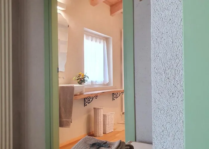 לינה וארוחת בוקר Ca Montemezzano 3*